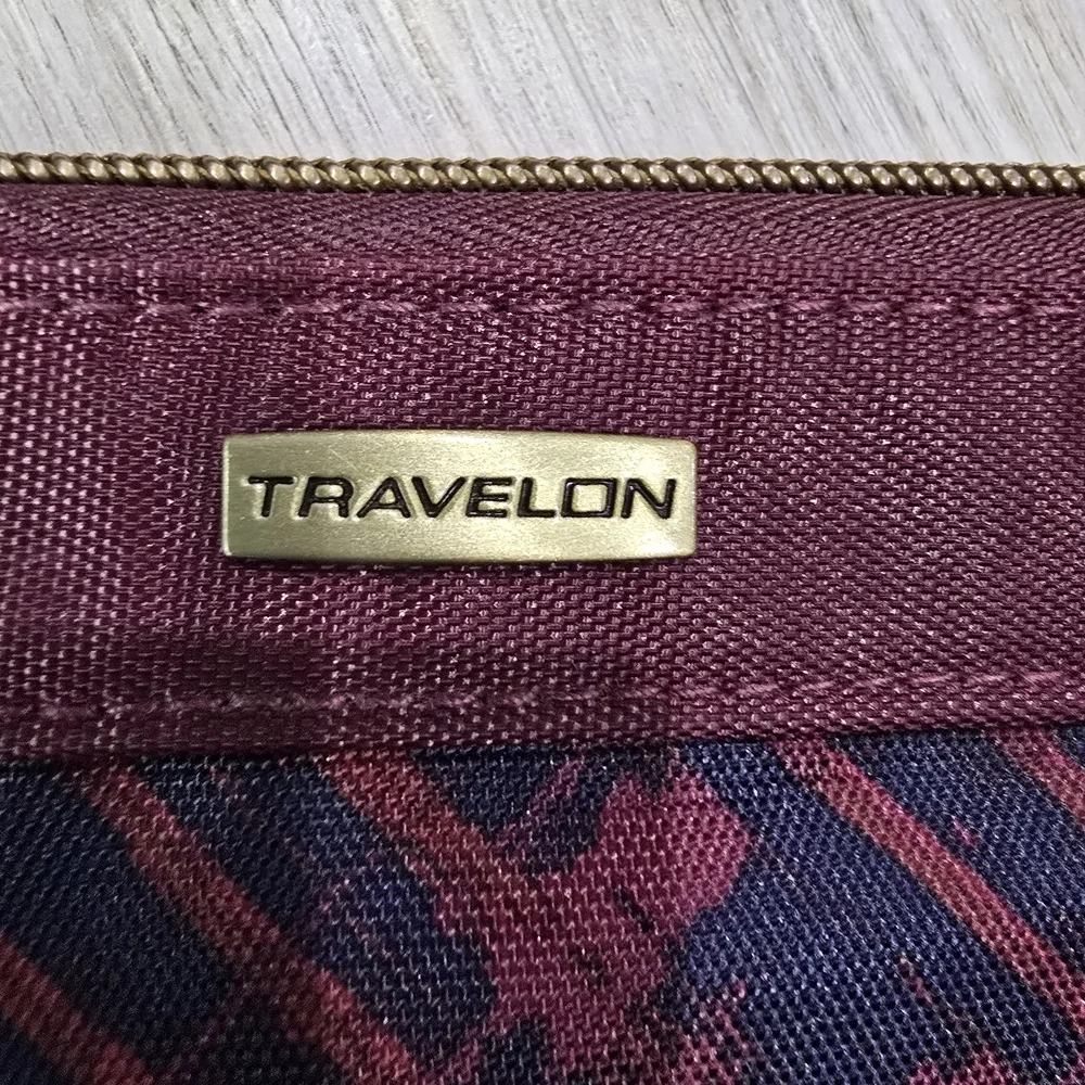 Travelon RFID blocking wristlet clutch wallet Maroon And Navy